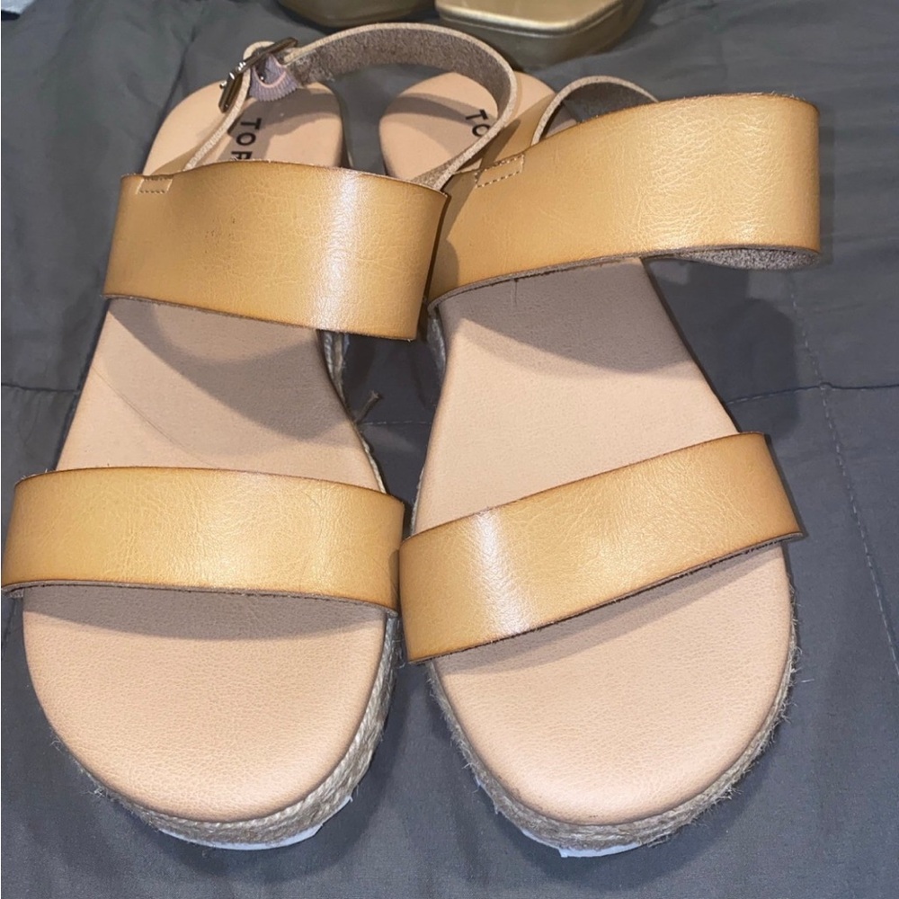 Torrid sandals size 8